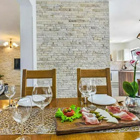 Сasa de vacaciones Mirjana By Interhome Benkovac