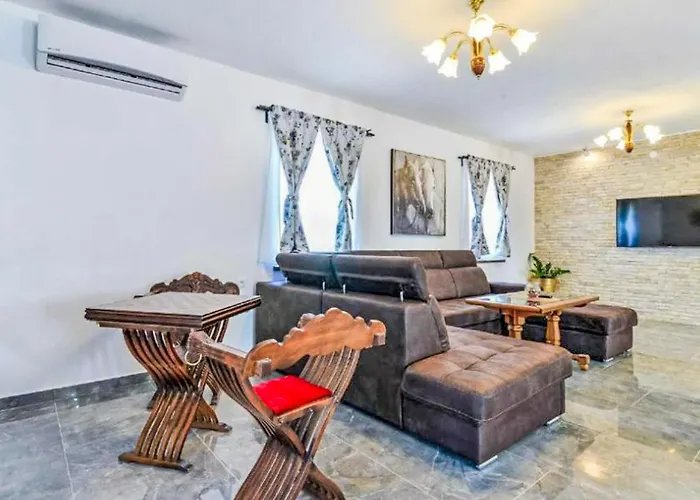 Сasa de vacaciones Mirjana By Interhome